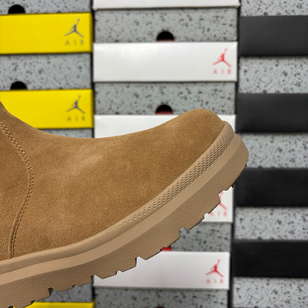 UGG Chestnut Chelsea Ankle Boots with Chunky Lug Sole