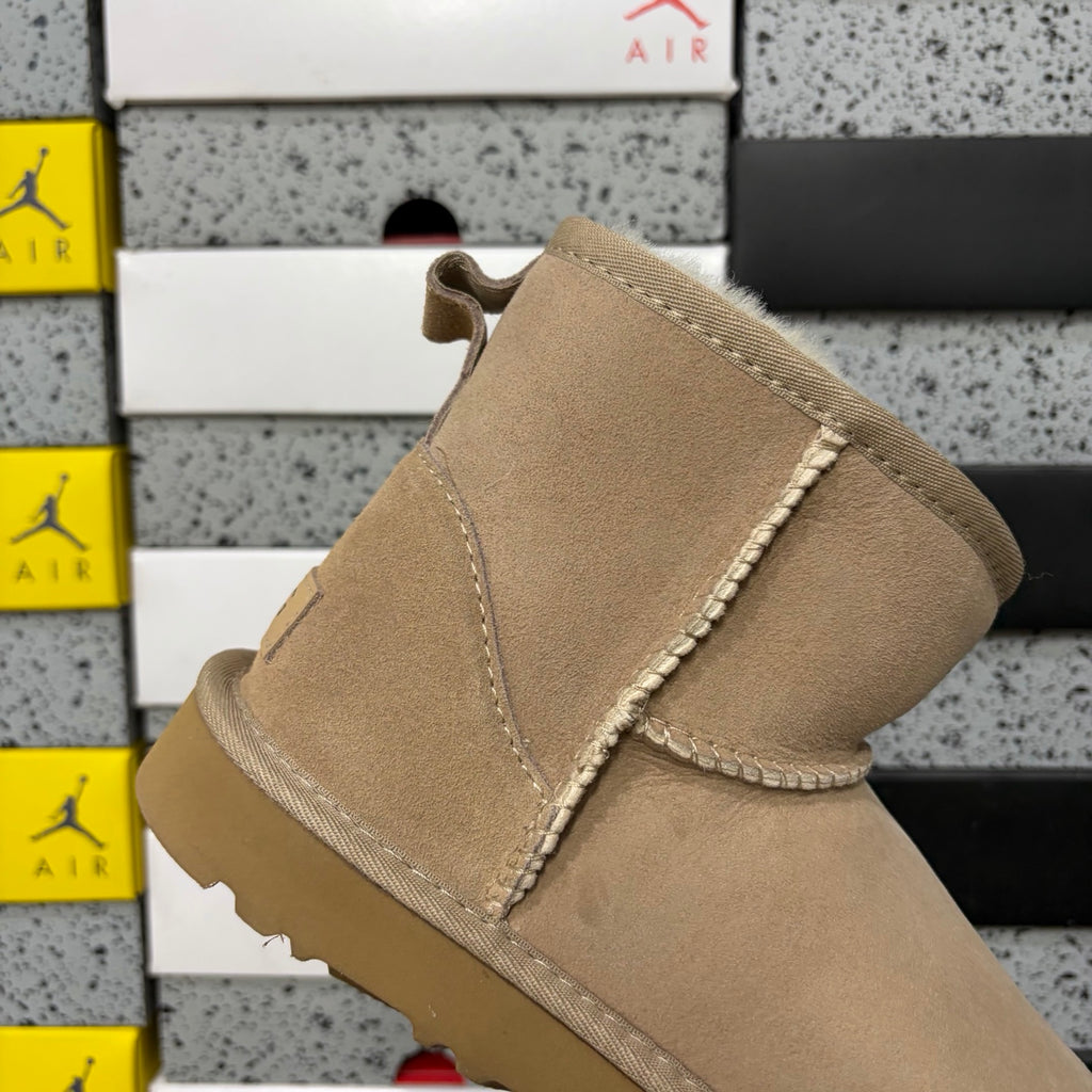 UGG Sand Classic Short Winter Boots