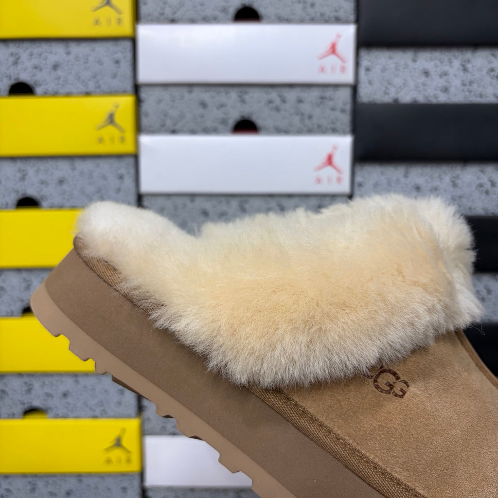 UGG Chestnut Platform Slippers with Fluffy Collar – 3 cm Sole