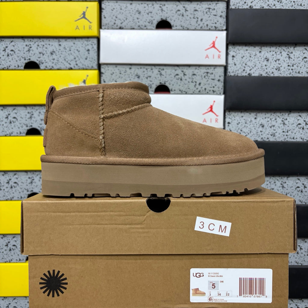 UGG Chestnut Platform Ankle Boots – 3 cm Sole