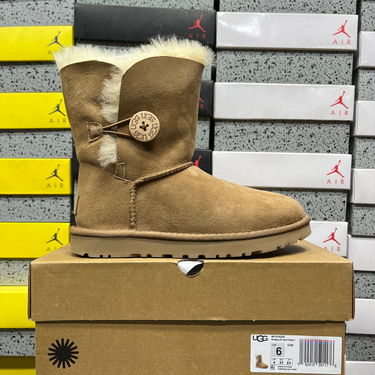 UGG Chestnut Bailey Button II Winter Boots