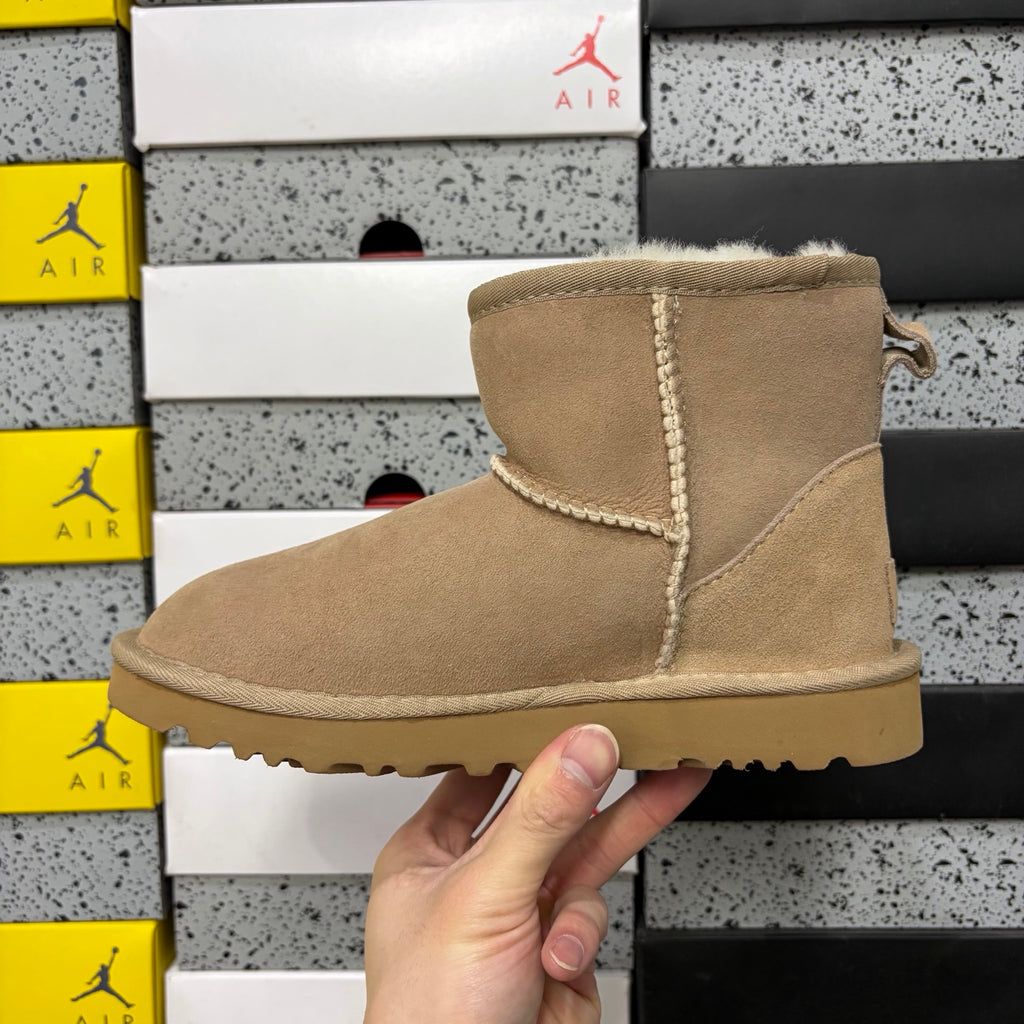 UGG Sand Classic Short Winter Boots