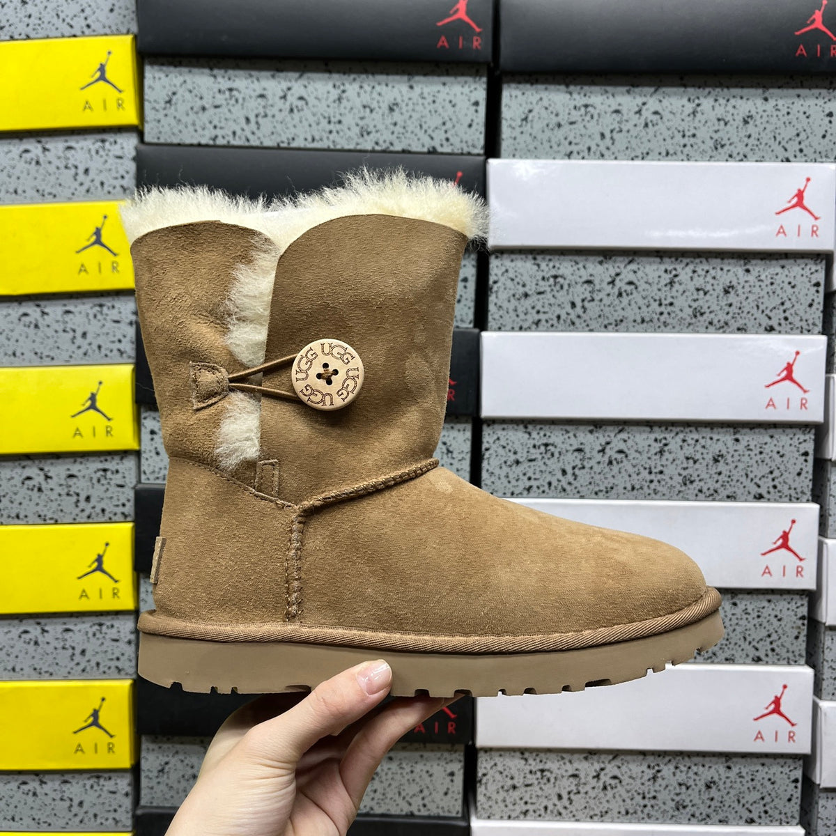 UGG Chestnut Bailey Button II Winter Boots