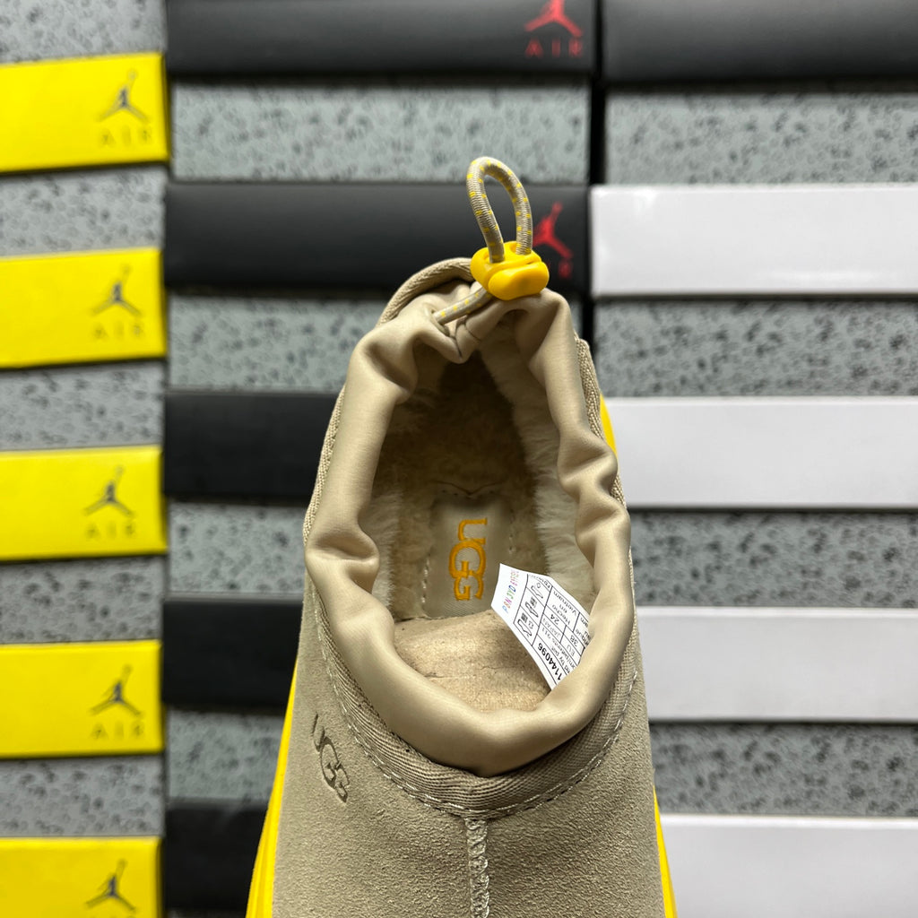 UGG Walnut Brown Drawstring Slip-On Shoes with Cream Chunky Sole（副本）