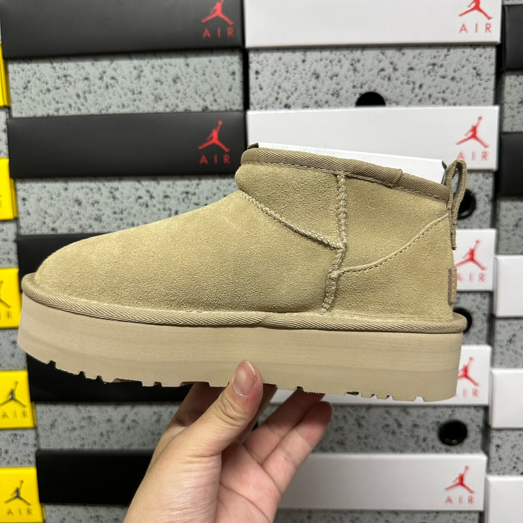 UGG Mustard Platform Ankle Boots – 3 cm Sole