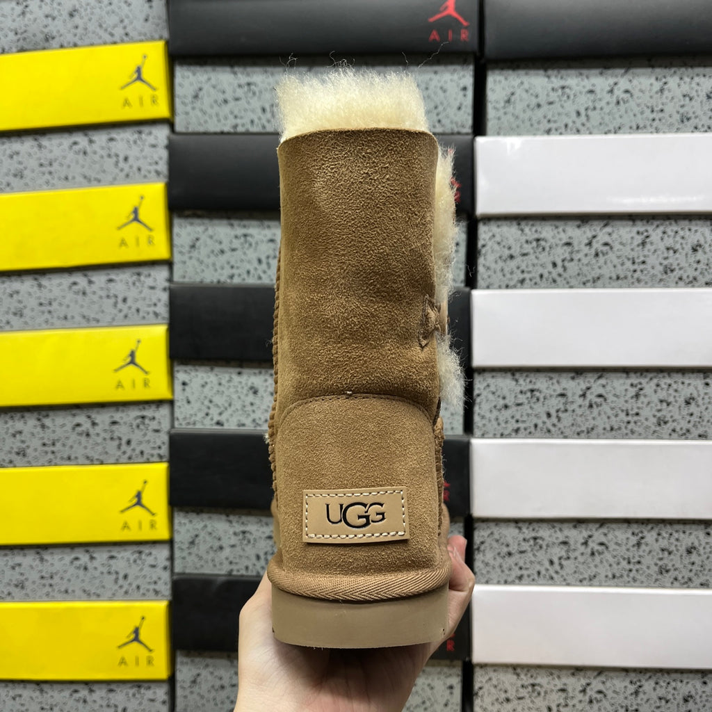 UGG Chestnut Bailey Button II Winter Boots