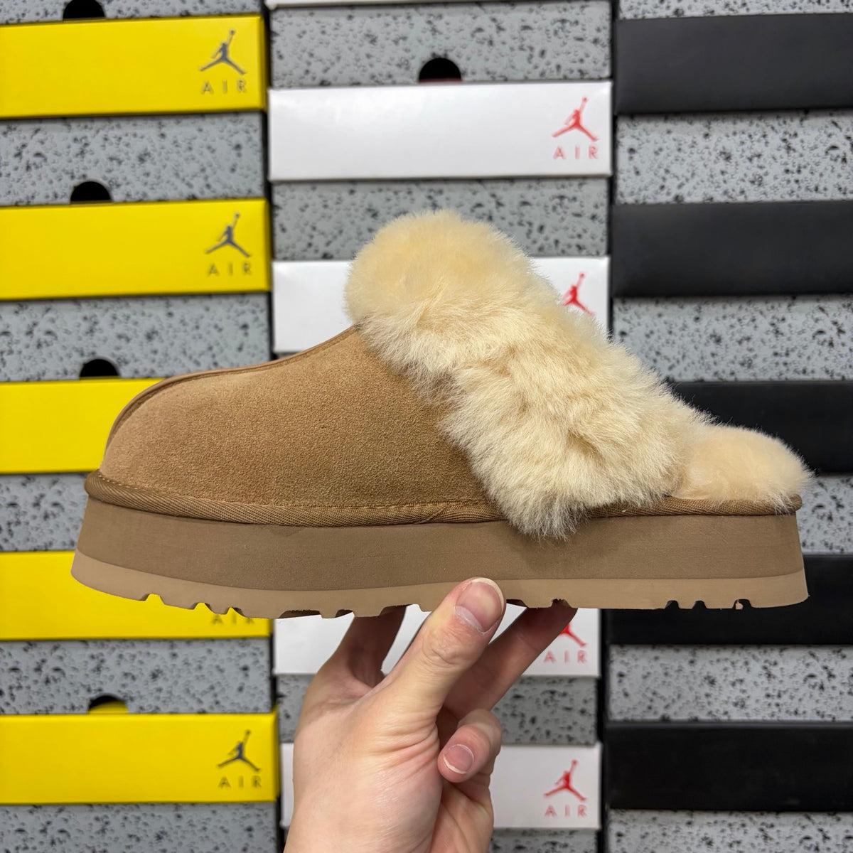 UGG Chestnut Platform Slippers with Fluffy Collar – 3 cm Sole