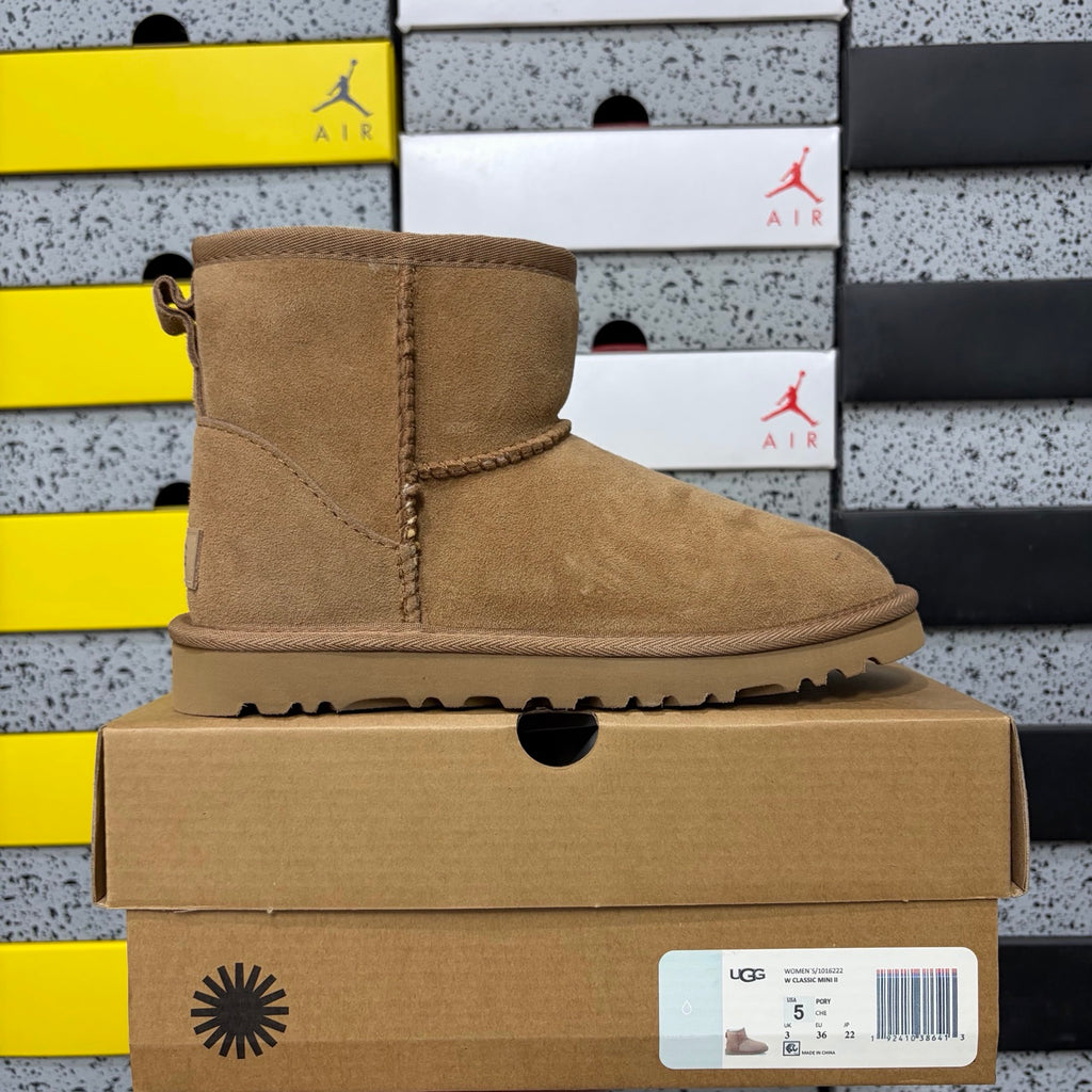 UGG Chestnut Classic Short Winter Boots
