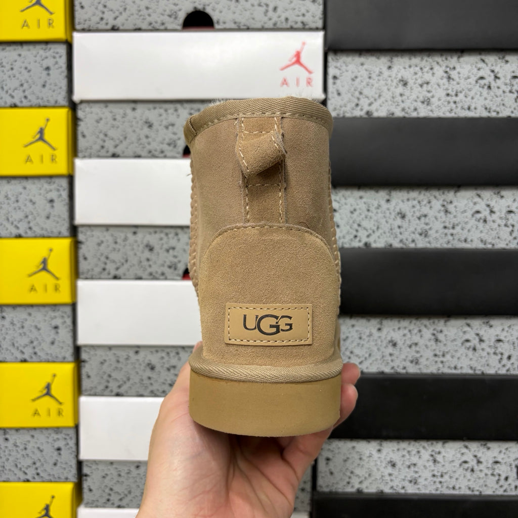 UGG Sand Classic Short Winter Boots