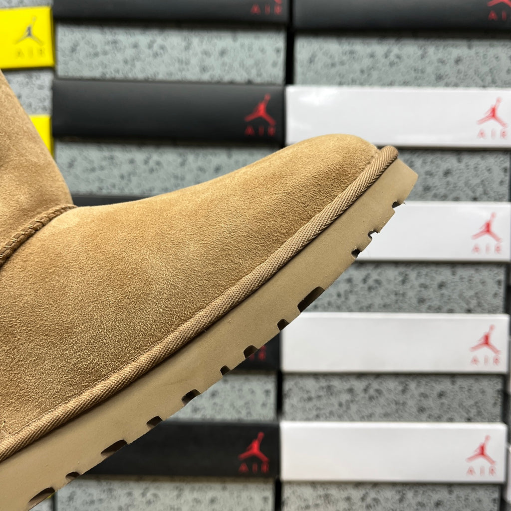 UGG Chestnut Bailey Button II Winter Boots