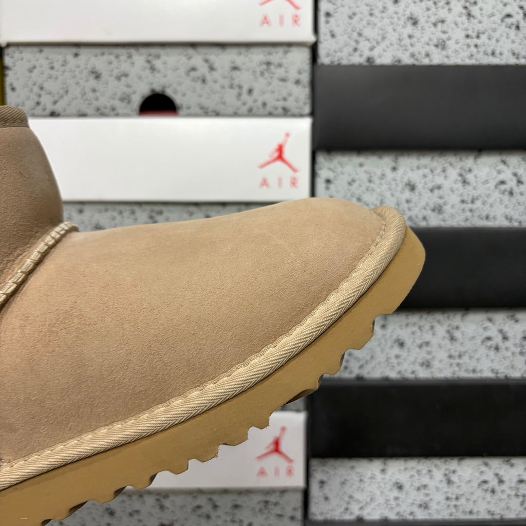 UGG Sand Classic Short Winter Boots